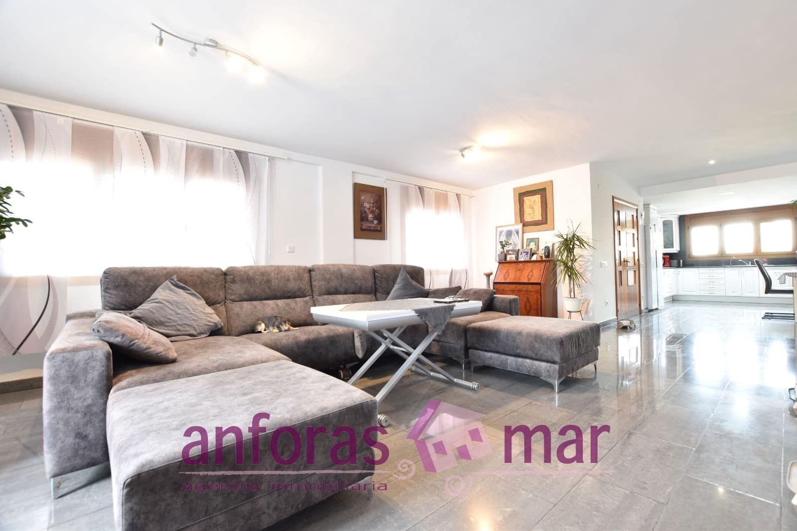 4 sypialnia Willa na sprzedaż w Torredembarra z basenem garażem - 750 000 € (Ref: 8873855)