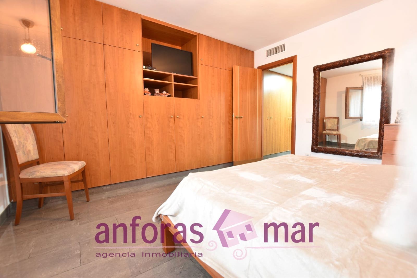 4 sypialnia Willa na sprzedaż w Torredembarra z basenem garażem - 750 000 € (Ref: 8873855)