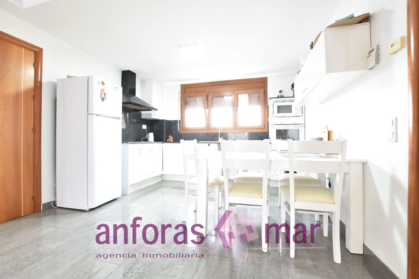 4 sypialnia Willa na sprzedaż w Torredembarra z basenem garażem - 750 000 € (Ref: 8873855)