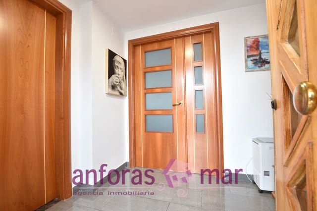 4 soverom Villa til salgs i Torredembarra med svømmebasseng garasje - € 750 000 (Ref: 8873855)