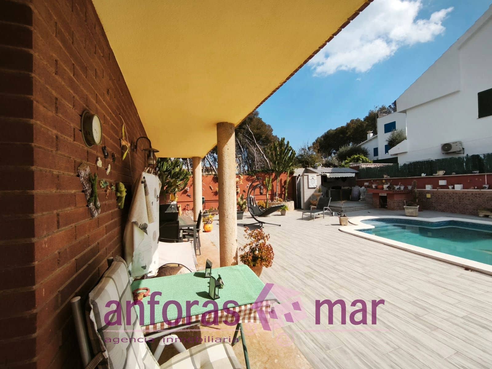 4 sypialnia Willa na sprzedaż w Torredembarra z basenem garażem - 750 000 € (Ref: 8873855)