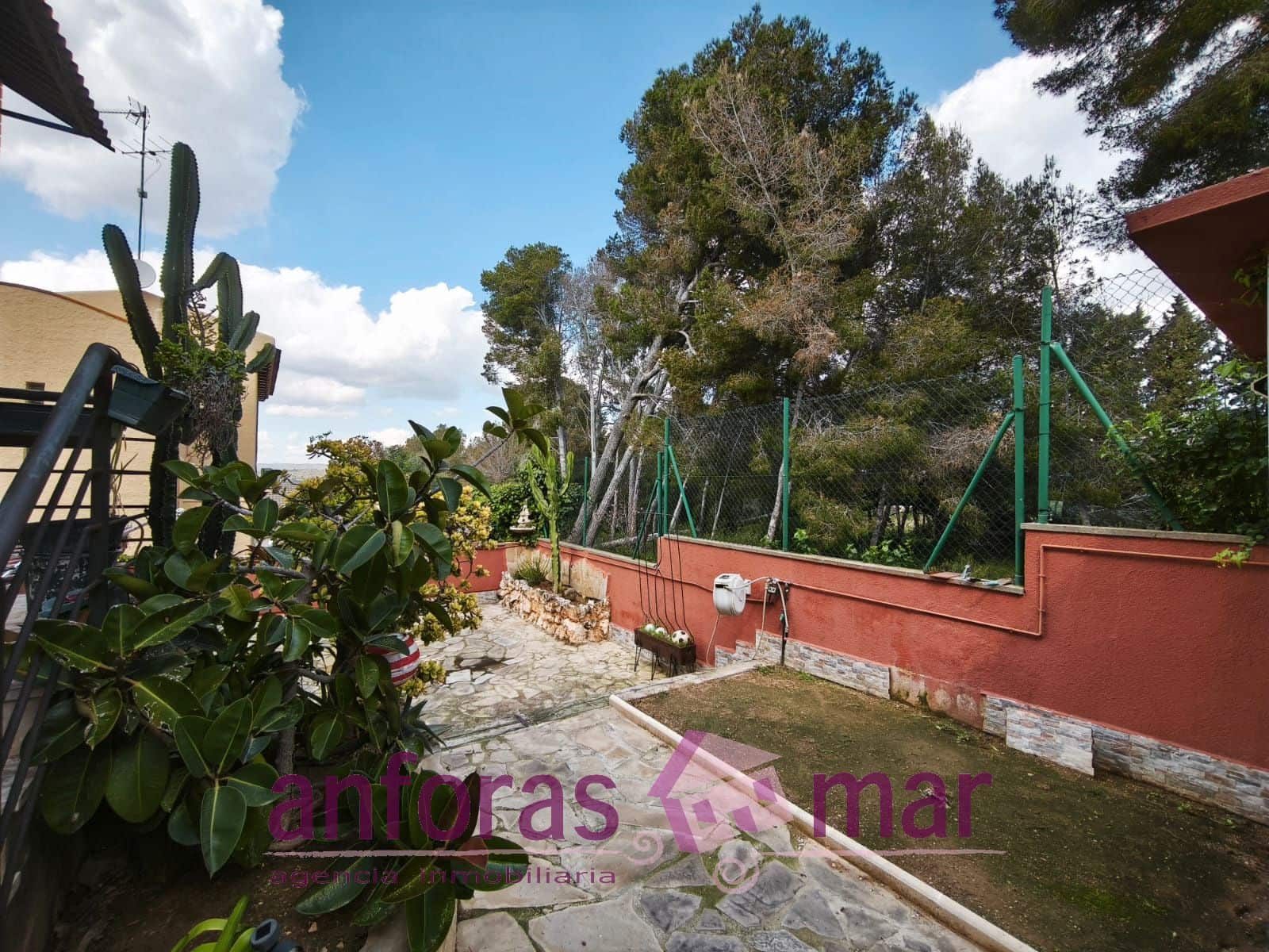 4 sypialnia Willa na sprzedaż w Torredembarra z basenem garażem - 750 000 € (Ref: 8873855)