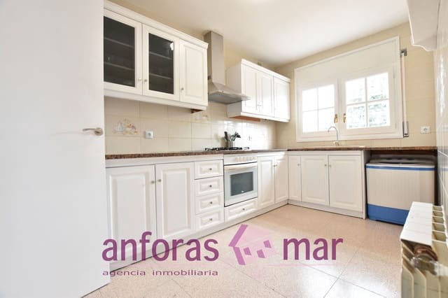 4 Zimmer Villa zu verkaufen in Creixell mit Pool Garage - 495.000 € (Ref: 8906500)
