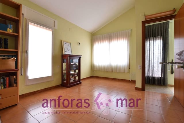 5 soverom Villa til salgs i Creixell med svømmebasseng garasje - € 315 000 (Ref: 8966730)