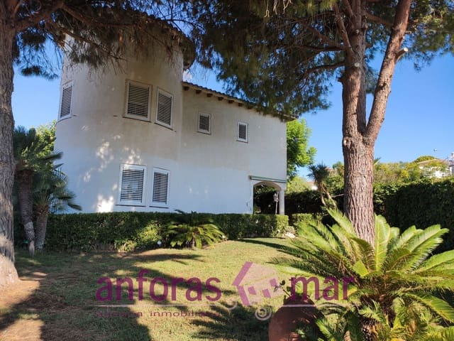 5 soveværelse Villa til salg i El Vendrell med swimmingpool garage - € 392.000 (Ref: 9135909)