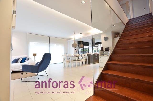 4 quarto Moradia Geminada para venda em Torredembarra com piscina garagem - 575 000 € (Ref: 9153383)