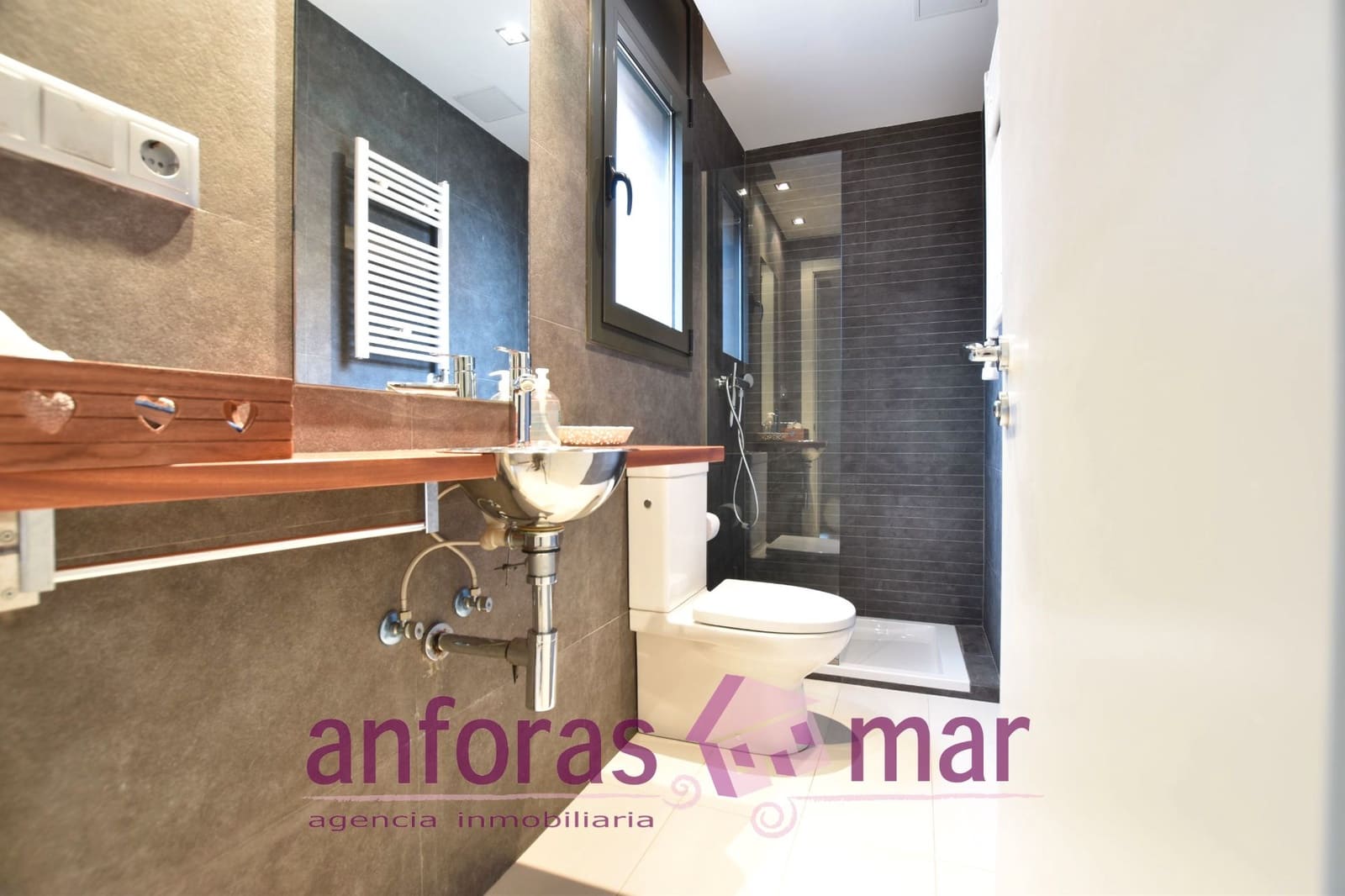 4 soveværelse Semi-Rækkehus til salg i Torredembarra med swimmingpool garage - € 575.000 (Ref: 9153383)