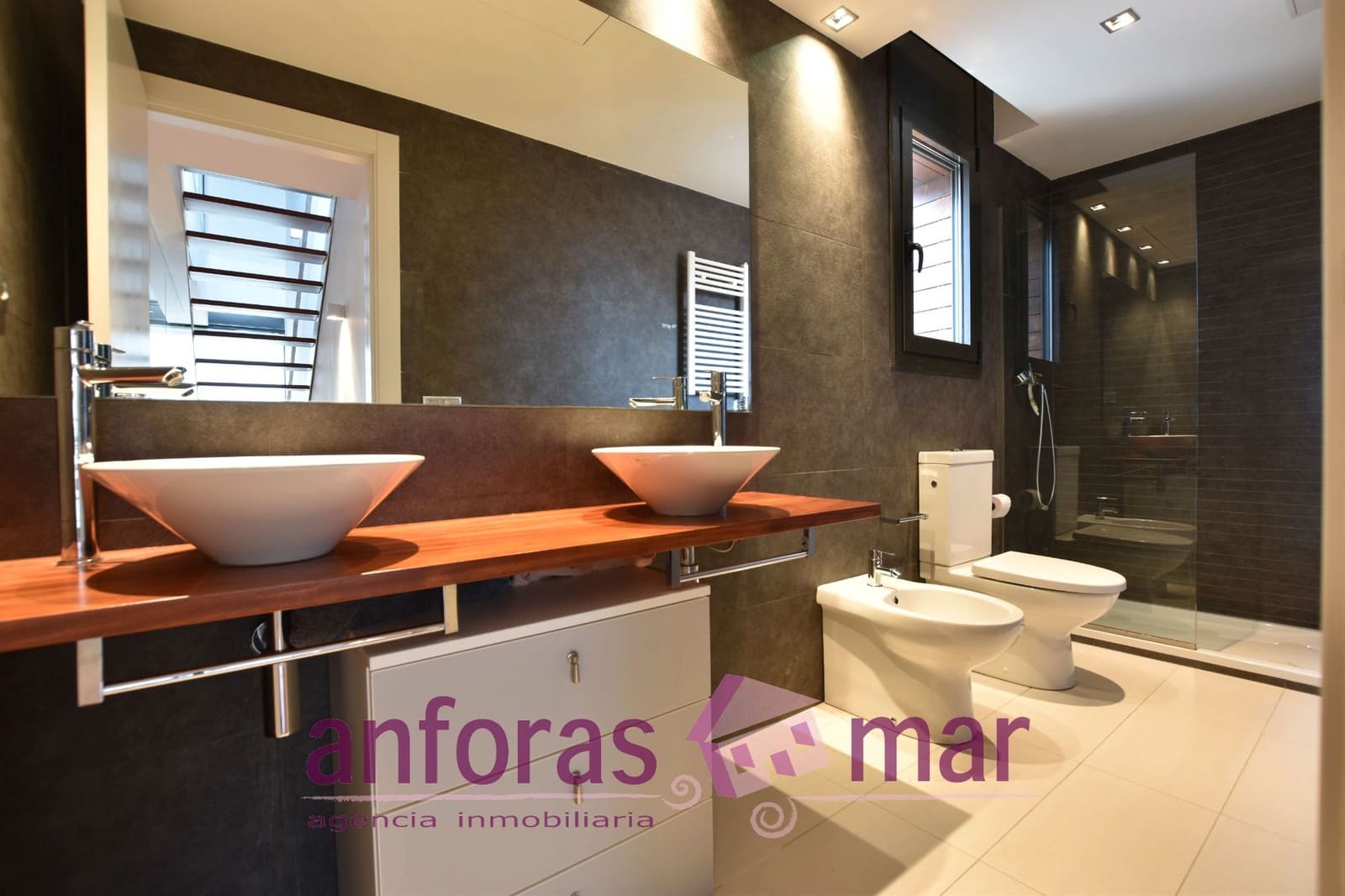 4 soveværelse Semi-Rækkehus til salg i Torredembarra med swimmingpool garage - € 575.000 (Ref: 9153383)