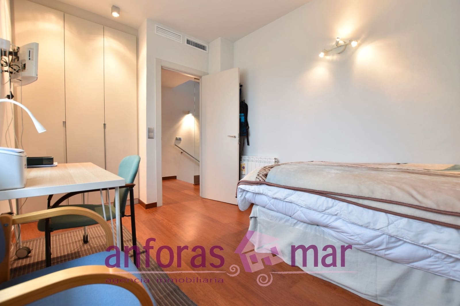 4 soveværelse Semi-Rækkehus til salg i Torredembarra med swimmingpool garage - € 575.000 (Ref: 9153383)