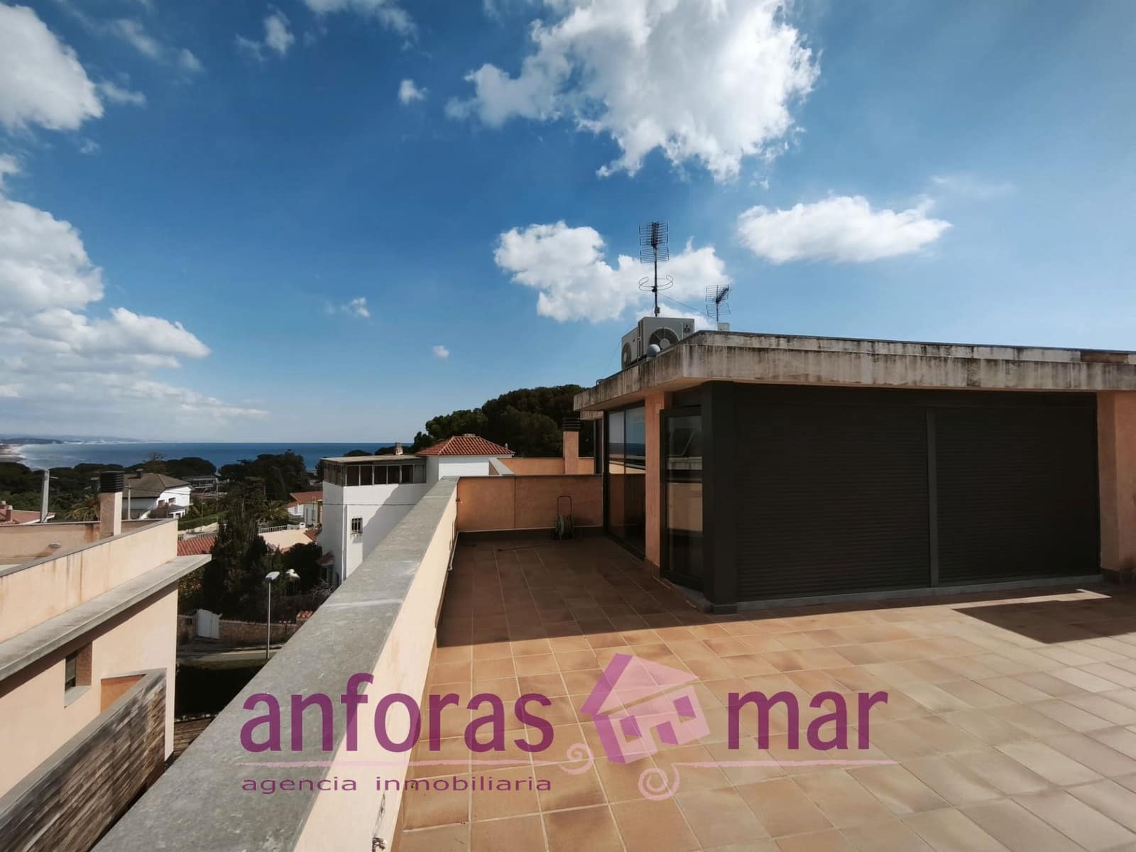 4 soveværelse Semi-Rækkehus til salg i Torredembarra med swimmingpool garage - € 575.000 (Ref: 9153383)