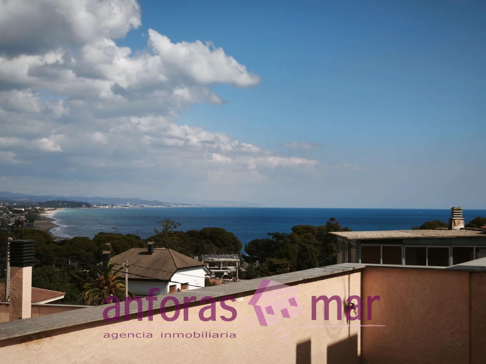 4 soveværelse Semi-Rækkehus til salg i Torredembarra med swimmingpool garage - € 575.000 (Ref: 9153383)