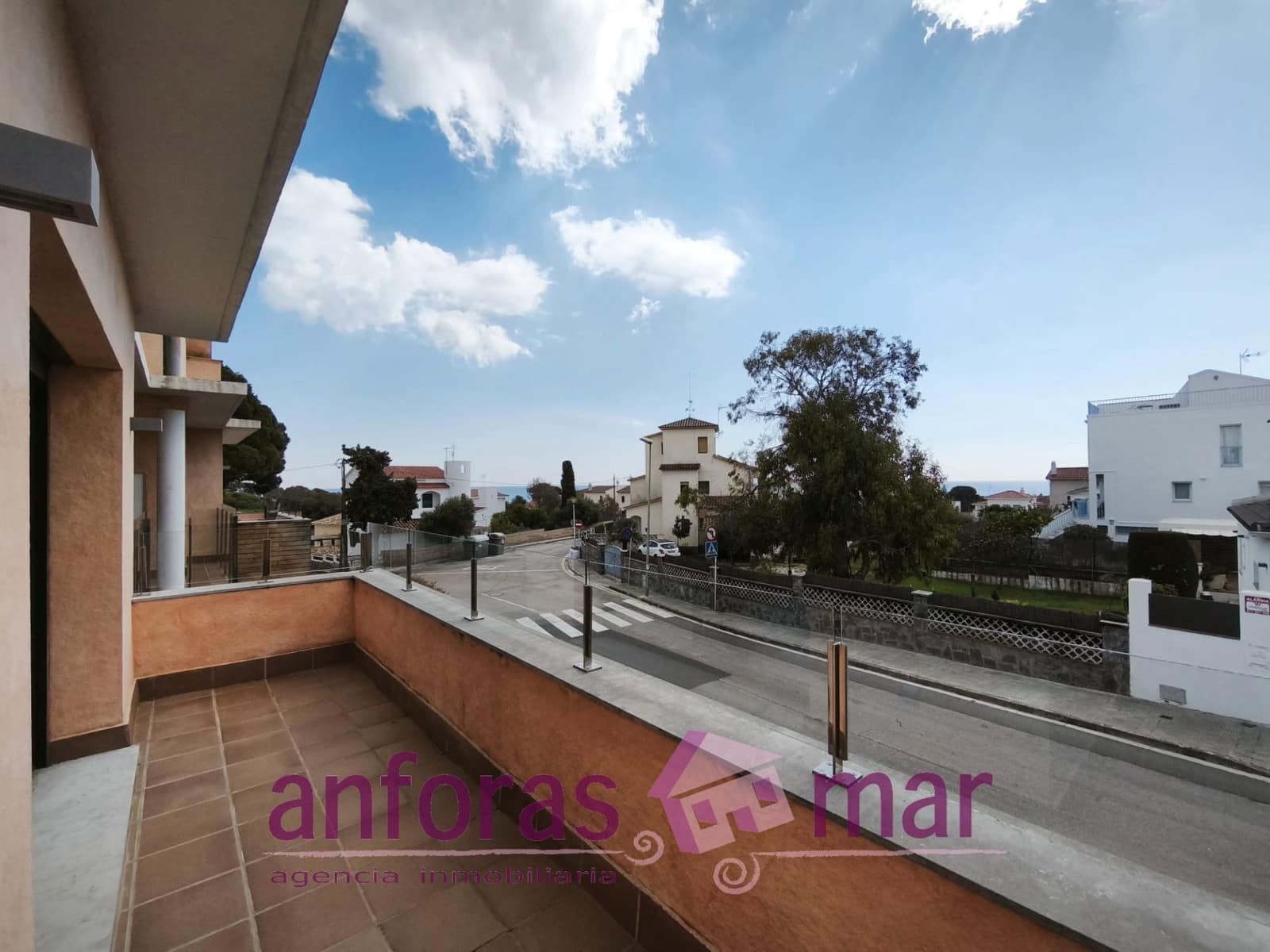 4 soveværelse Semi-Rækkehus til salg i Torredembarra med swimmingpool garage - € 575.000 (Ref: 9153383)