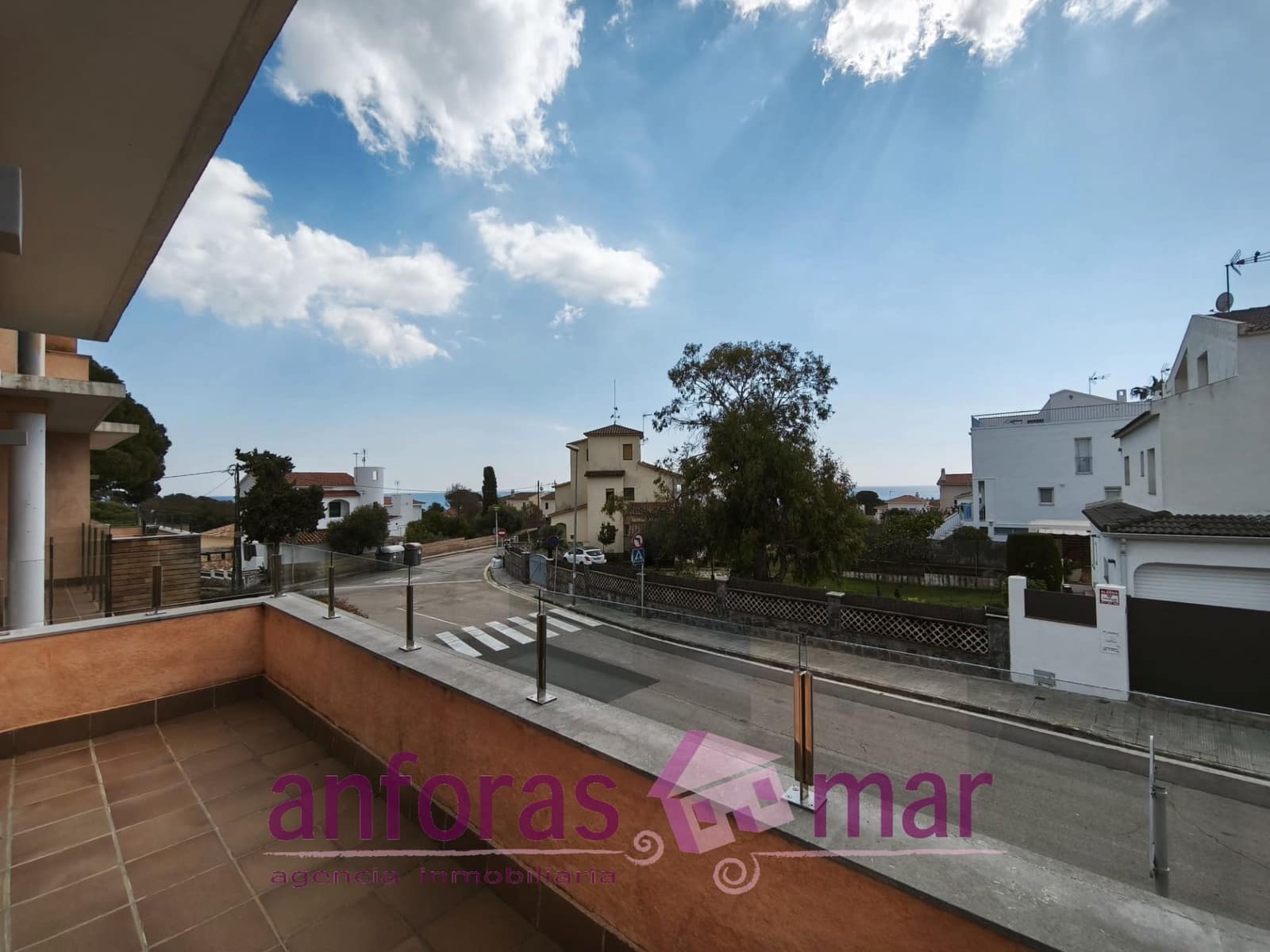 4 soveværelse Semi-Rækkehus til salg i Torredembarra med swimmingpool garage - € 575.000 (Ref: 9153383)