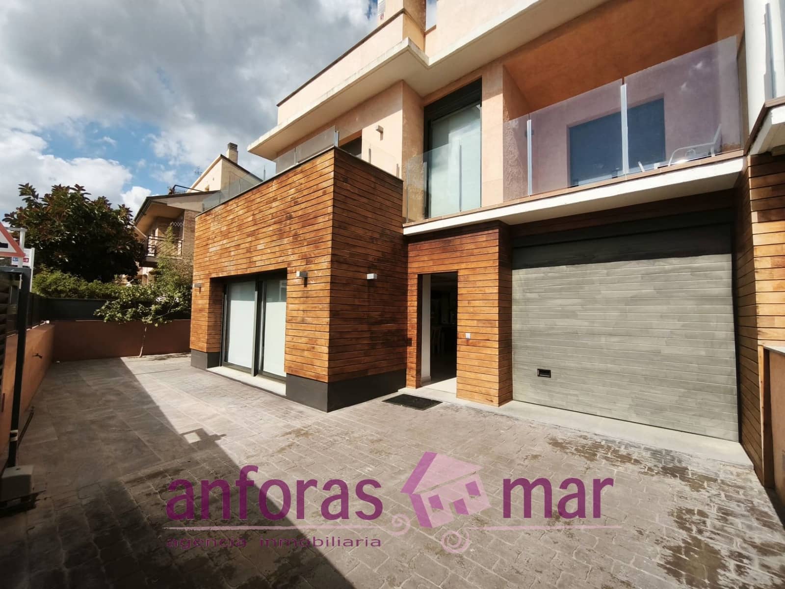 4 soveværelse Semi-Rækkehus til salg i Torredembarra med swimmingpool garage - € 575.000 (Ref: 9153383)