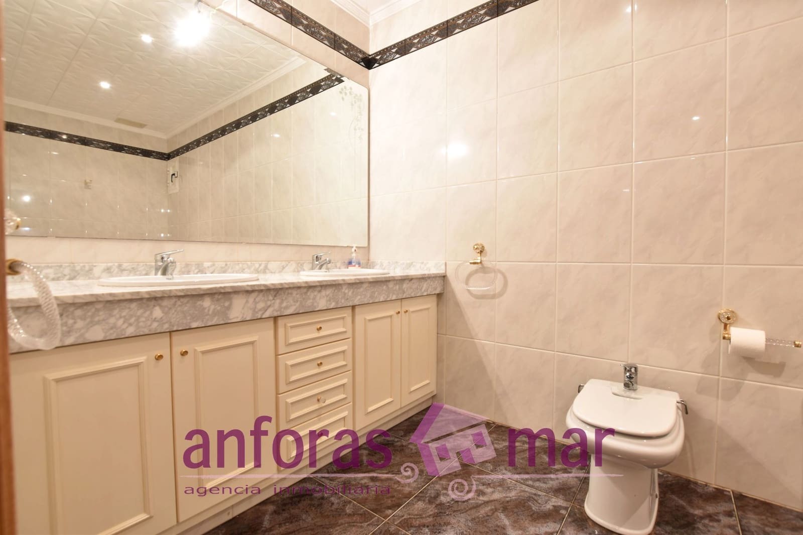 6 bedroom Townhouse for sale in Albinyana - € 210,000 (Ref: 9161321)