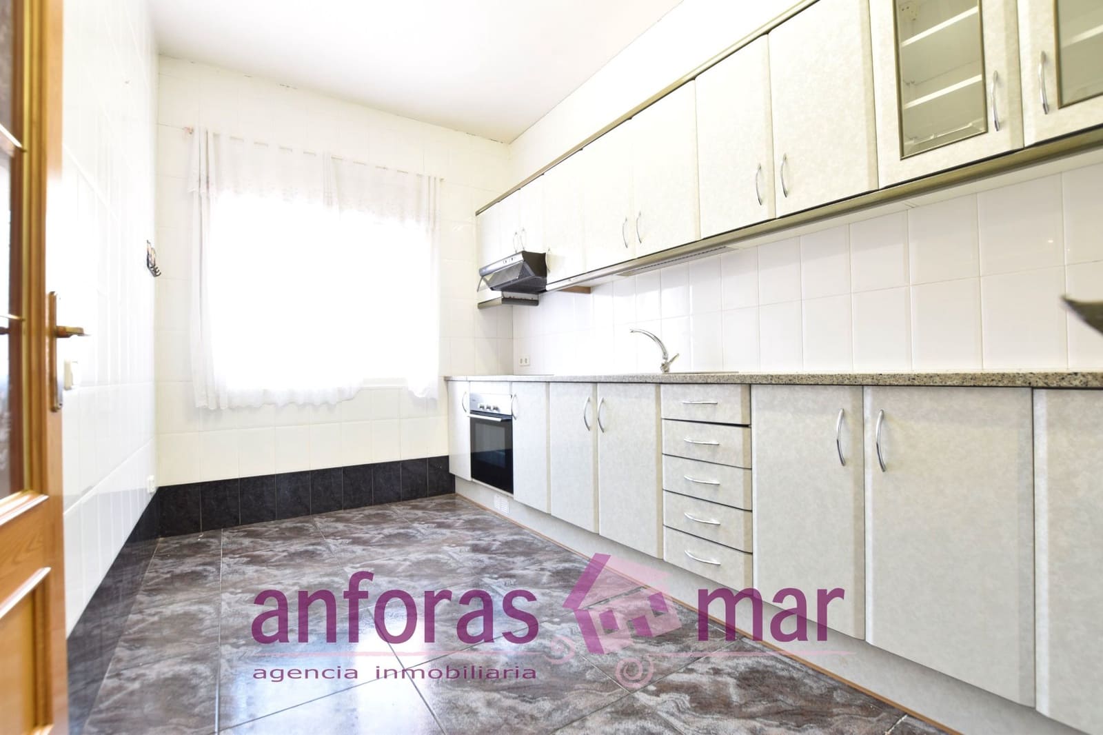 6 bedroom Townhouse for sale in Albinyana - € 210,000 (Ref: 9161321)