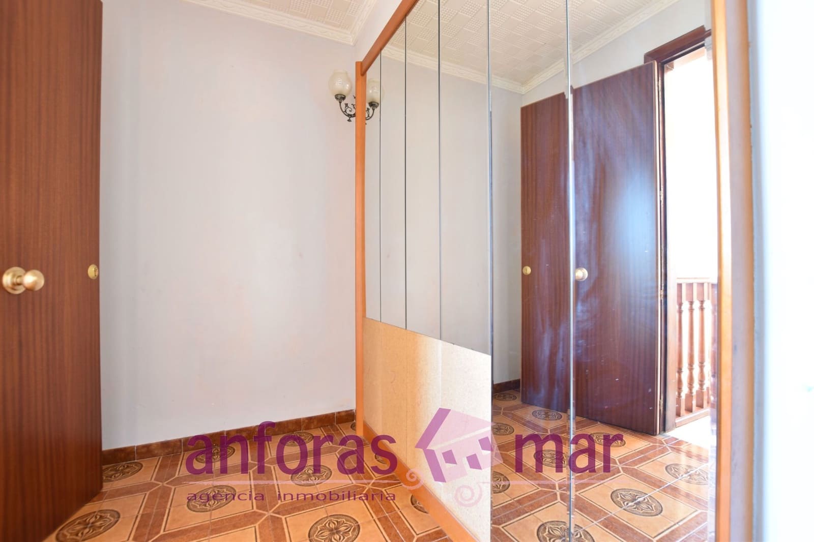 6 bedroom Townhouse for sale in Albinyana - € 210,000 (Ref: 9161321)