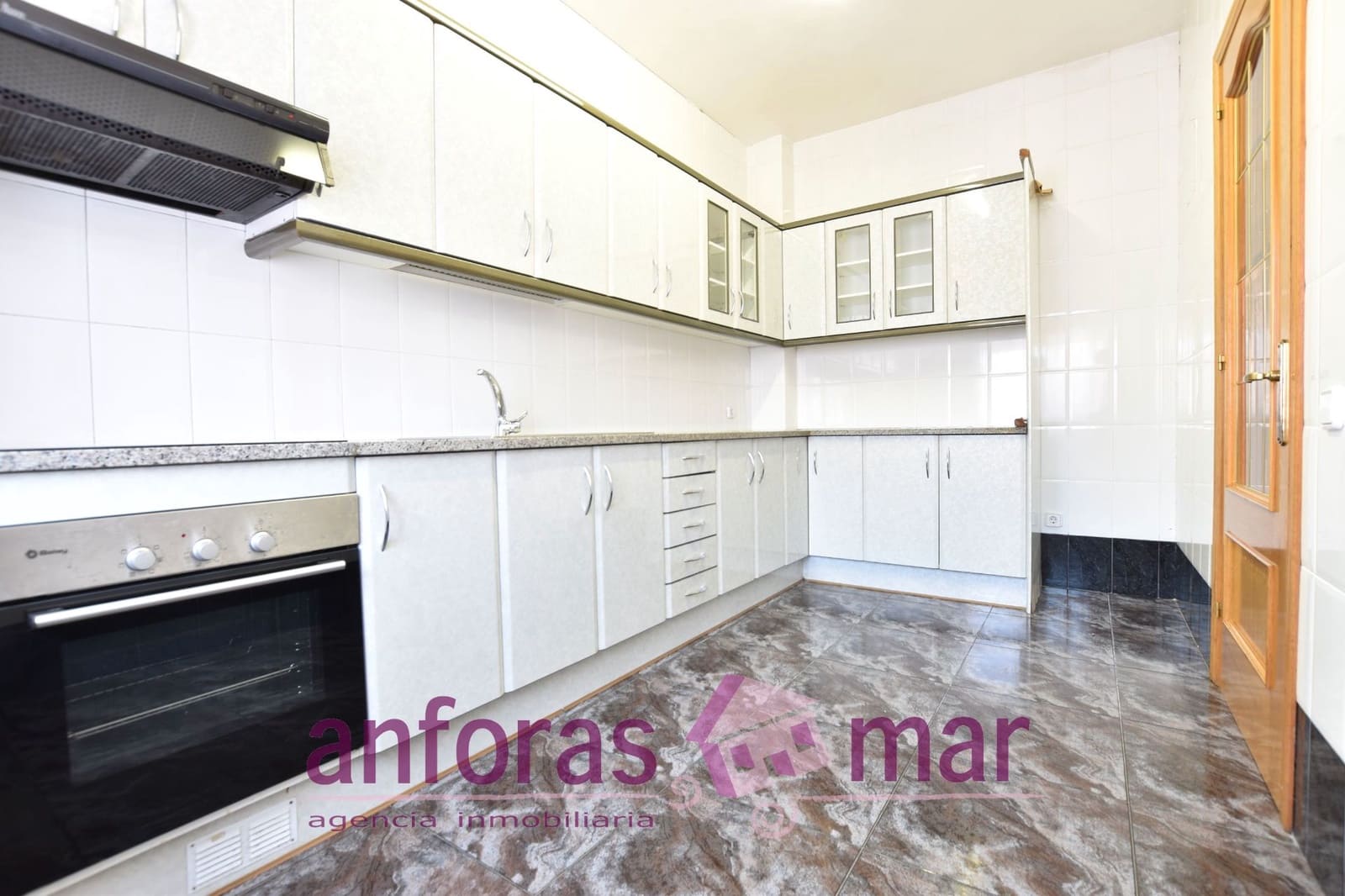 6 bedroom Townhouse for sale in Albinyana - € 210,000 (Ref: 9161321)