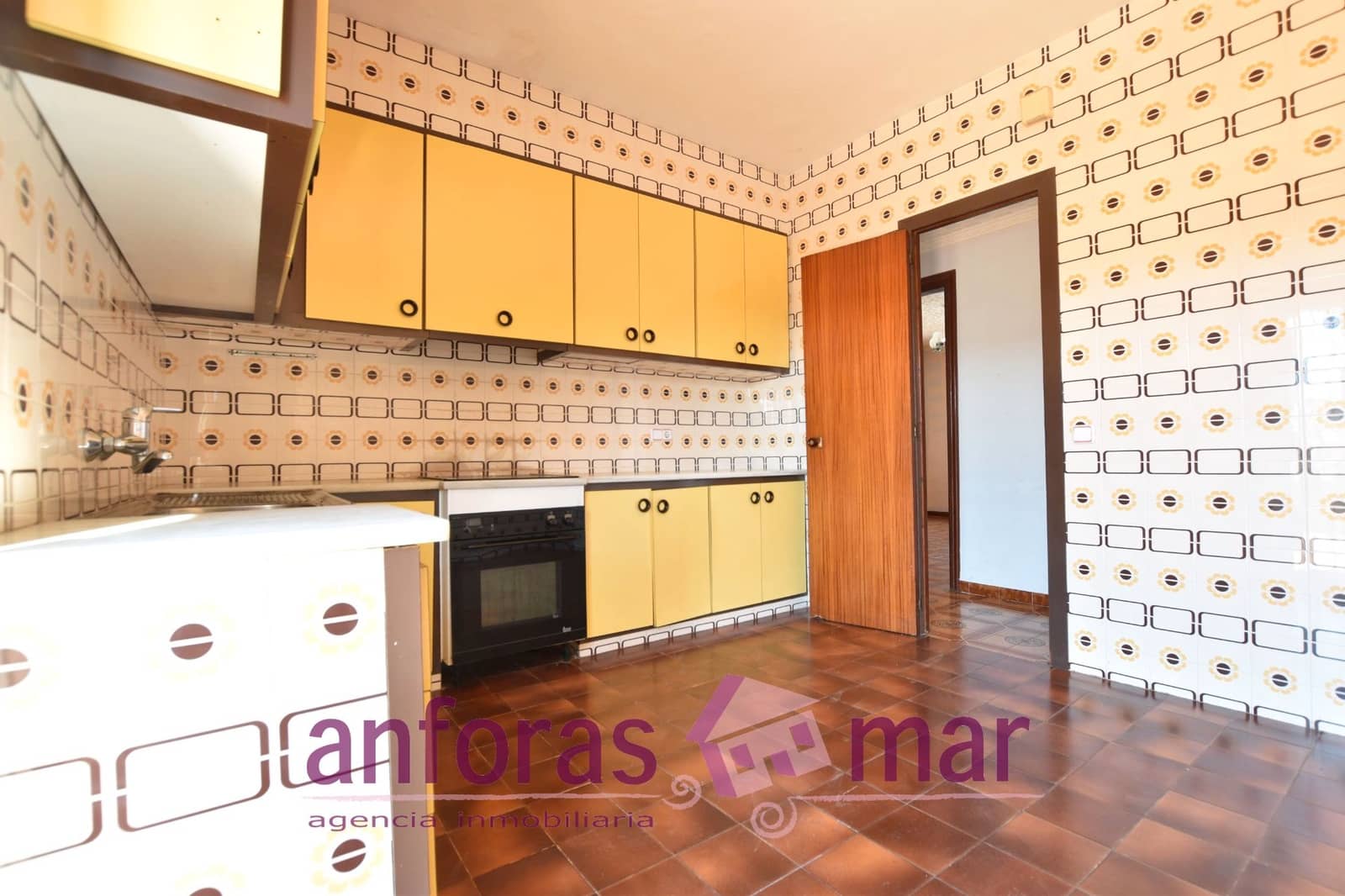 6 bedroom Townhouse for sale in Albinyana - € 210,000 (Ref: 9161321)