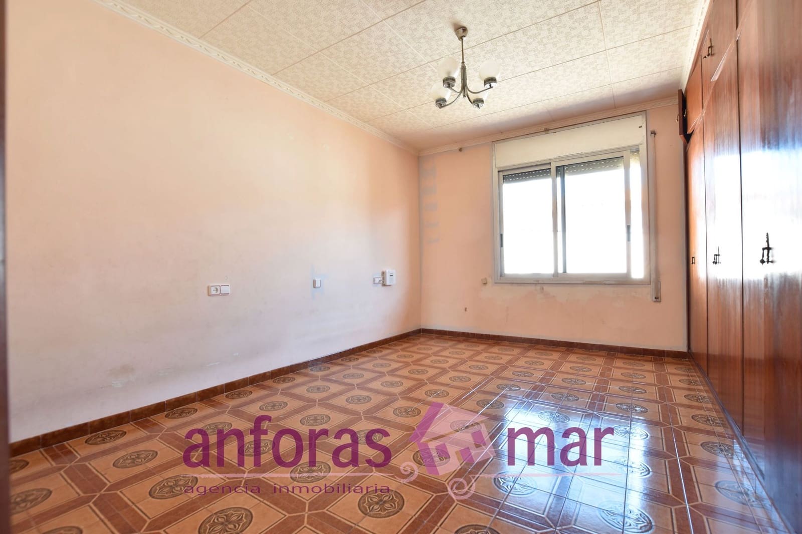 6 bedroom Townhouse for sale in Albinyana - € 210,000 (Ref: 9161321)