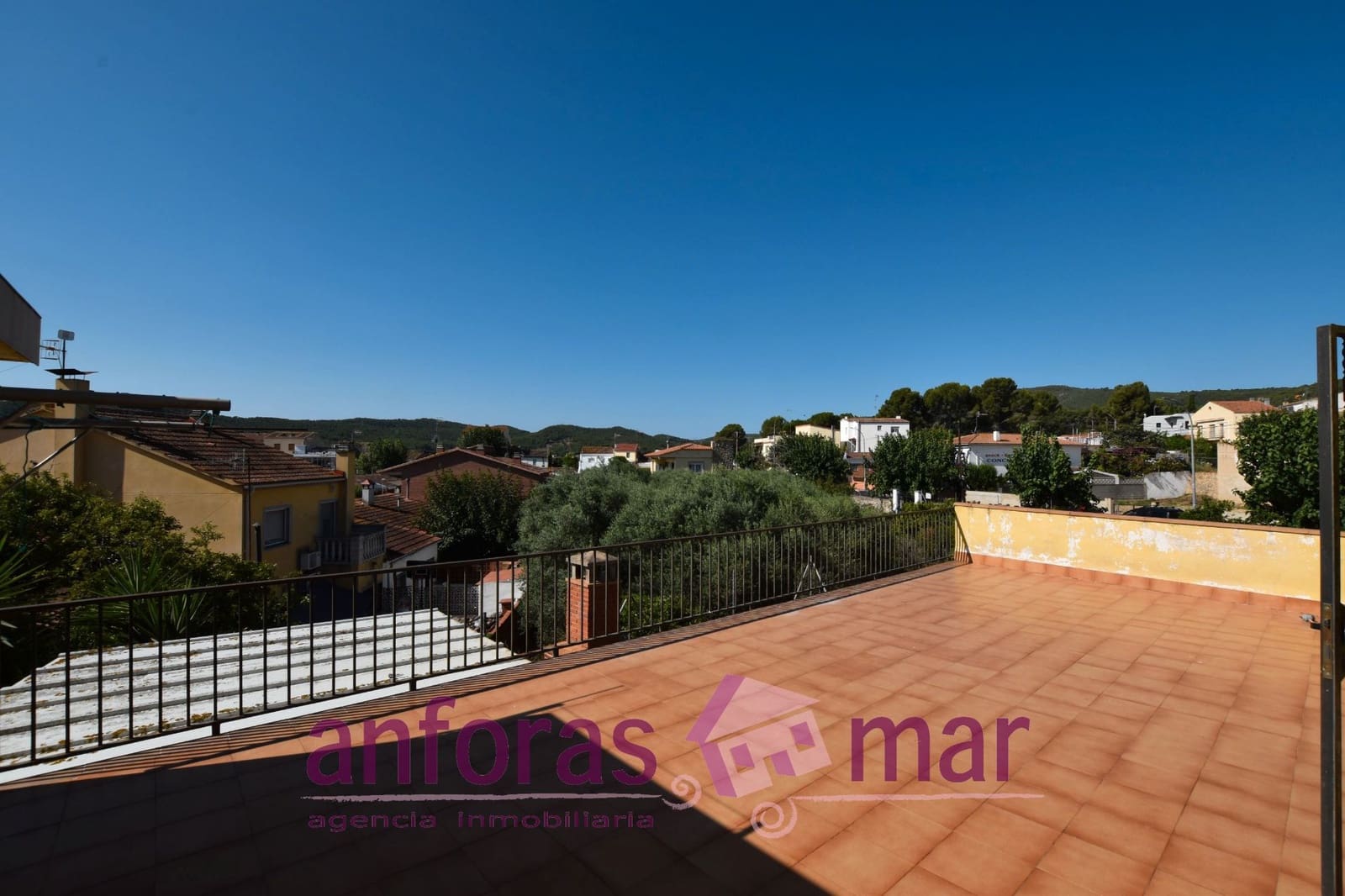 6 bedroom Townhouse for sale in Albinyana - € 210,000 (Ref: 9161321)