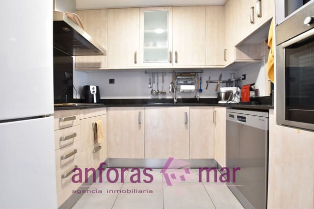 4 bedroom Townhouse for sale in Torredembarra - € 290,000 (Ref: 9283517)