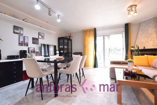 4 bedroom Townhouse for sale in Torredembarra - € 290,000 (Ref: 9283517)