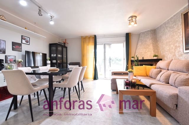 4 bedroom Townhouse for sale in Torredembarra - € 290,000 (Ref: 9283517)
