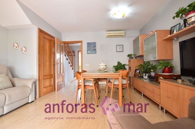 3 bedroom Townhouse for sale in Torredembarra with garage - € 322,000 (Ref: 9301957)