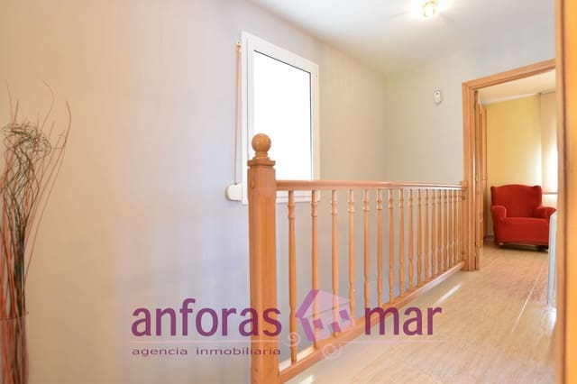 3 bedroom Townhouse for sale in Torredembarra with garage - € 322,000 (Ref: 9301957)