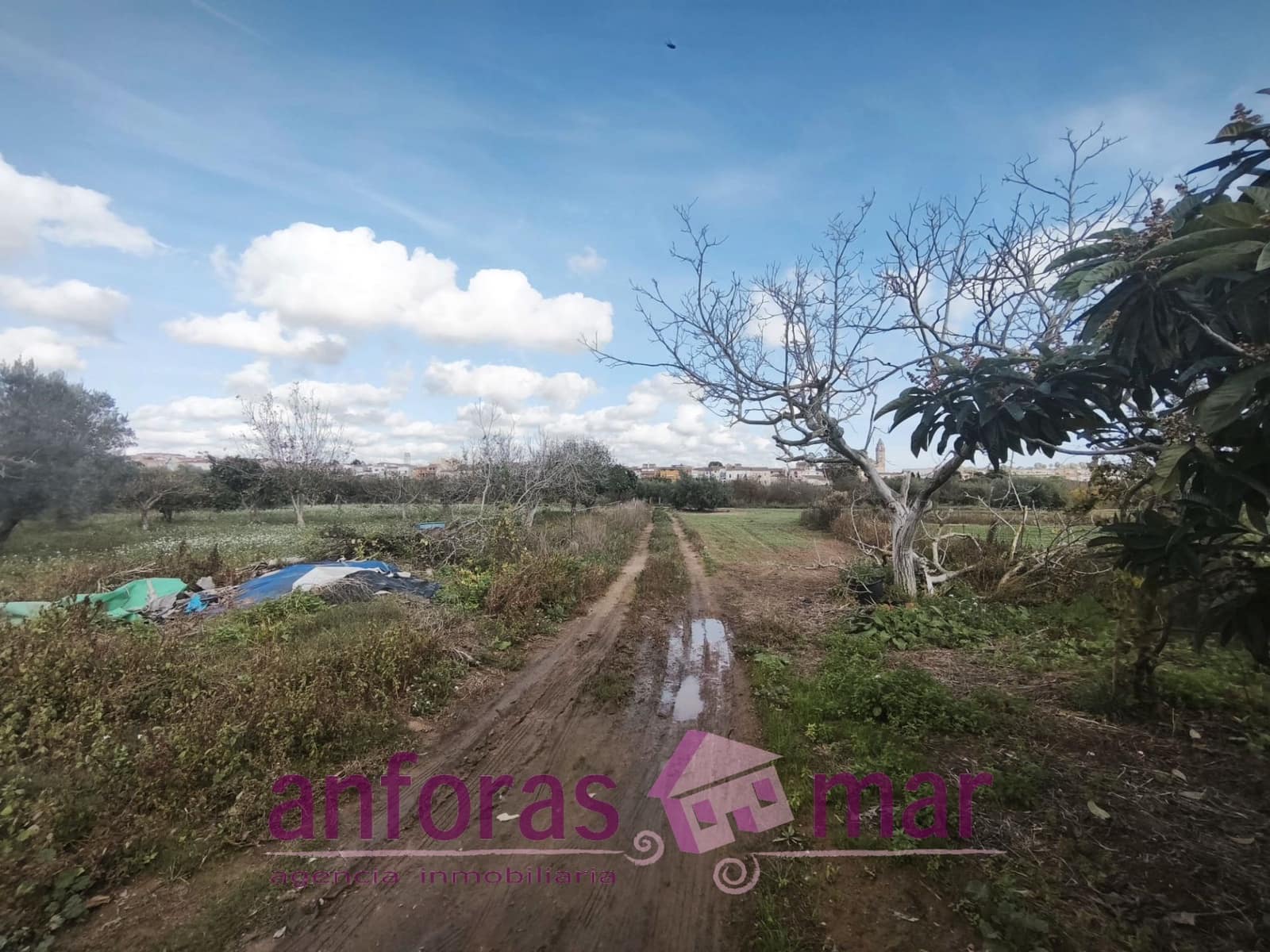 Mark till salu i La Riera de Gaia - 31 000 € (Ref: 9407825)