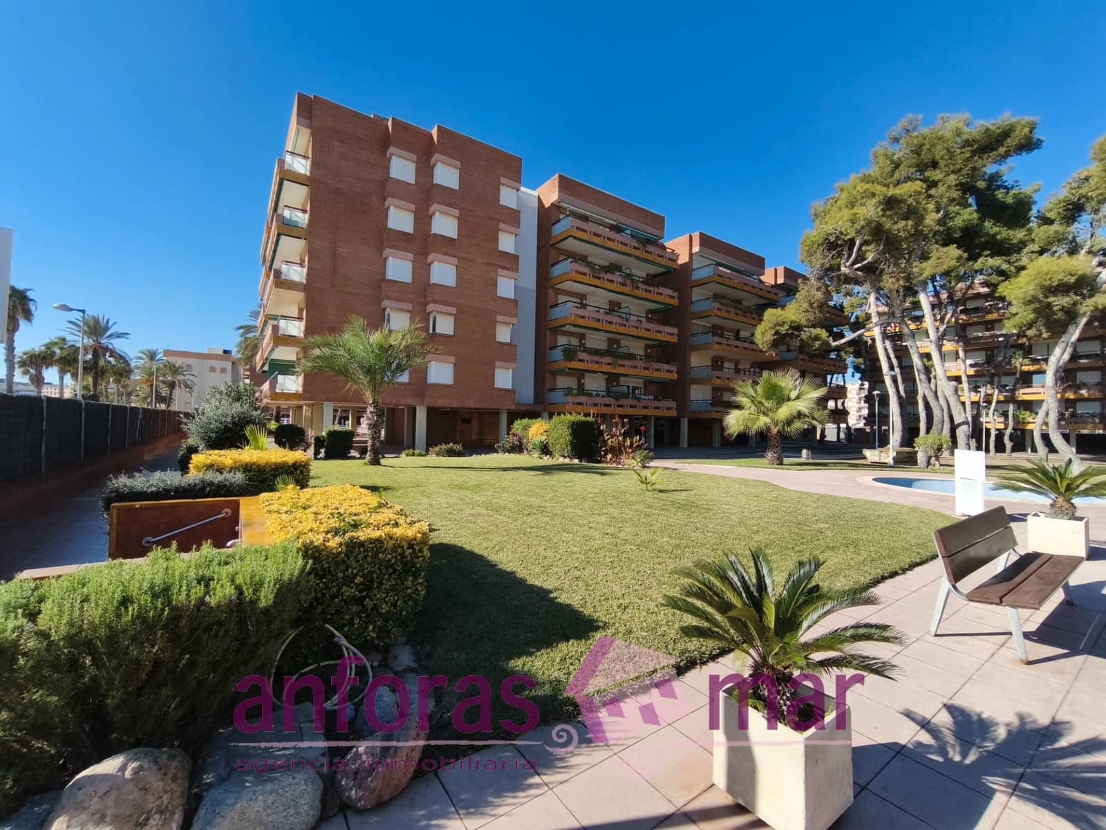 4 sypialnia Penthouse na sprzedaż w Torredembarra z basenem garażem - 630 000 € (Ref: 9432519)