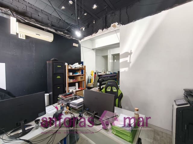 Commercieel te koop in Torredembarra - € 89.000 (Ref: 9628285)