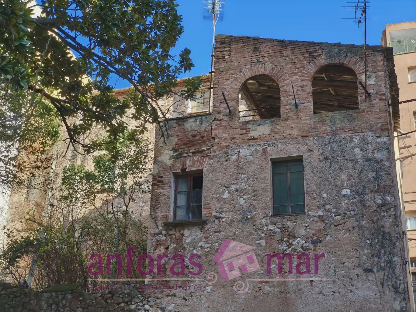 12 bedroom Townhouse for sale in La Riba - € 84,000 (Ref: 9758133)