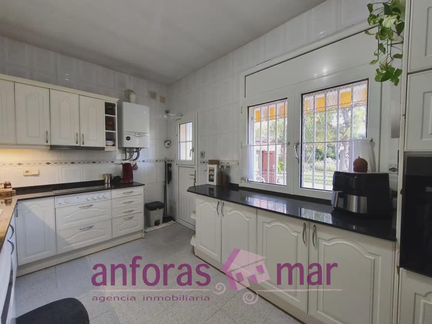 3 soveværelse Villa til salg i El Vendrell med swimmingpool garage - € 417.000 (Ref: 9783535)