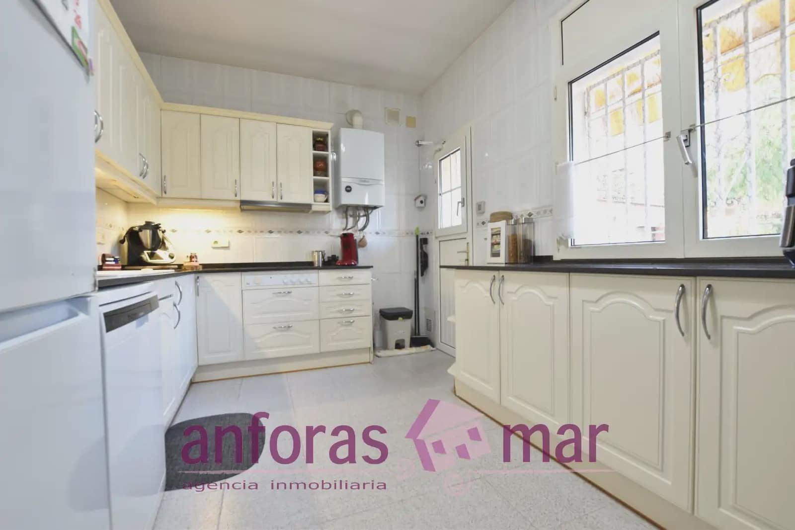 3 soveværelse Villa til salg i El Vendrell med swimmingpool garage - € 417.000 (Ref: 9783535)