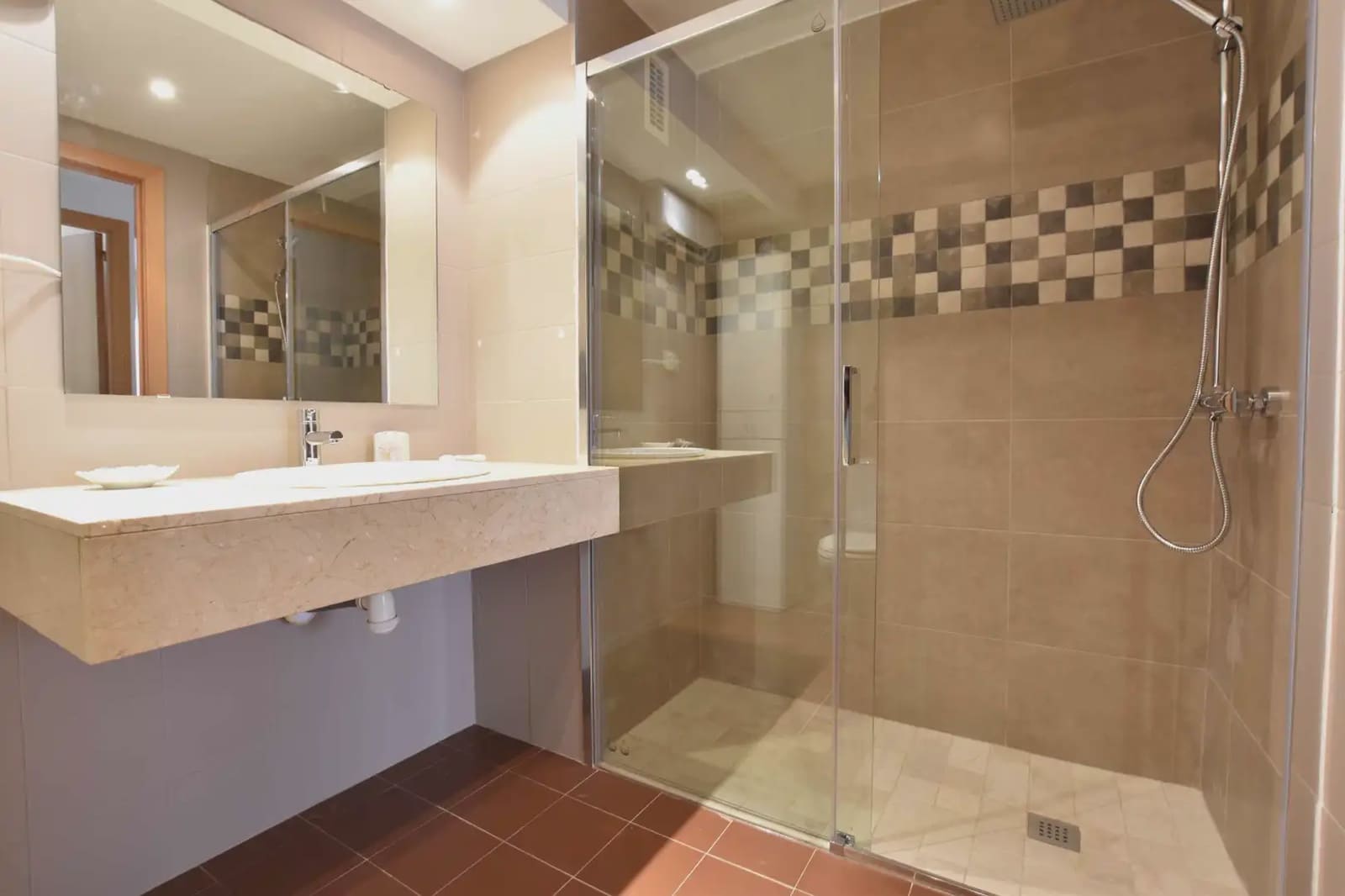 Piso de 2 habitaciones en Torredembarra en alquiler con garaje - 1.500 € (Ref: 9839699)