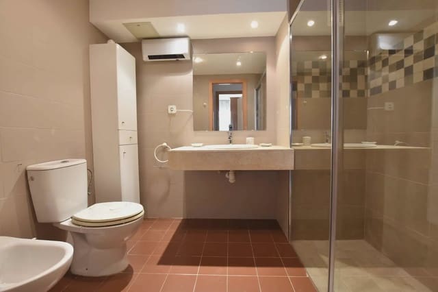 Piso de 2 habitaciones en Torredembarra en alquiler con garaje - 1.500 € (Ref: 9839699)