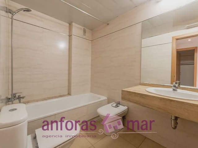 2 slaapkamer Flat te huur in Valls - € 600 (Ref: 9885235)