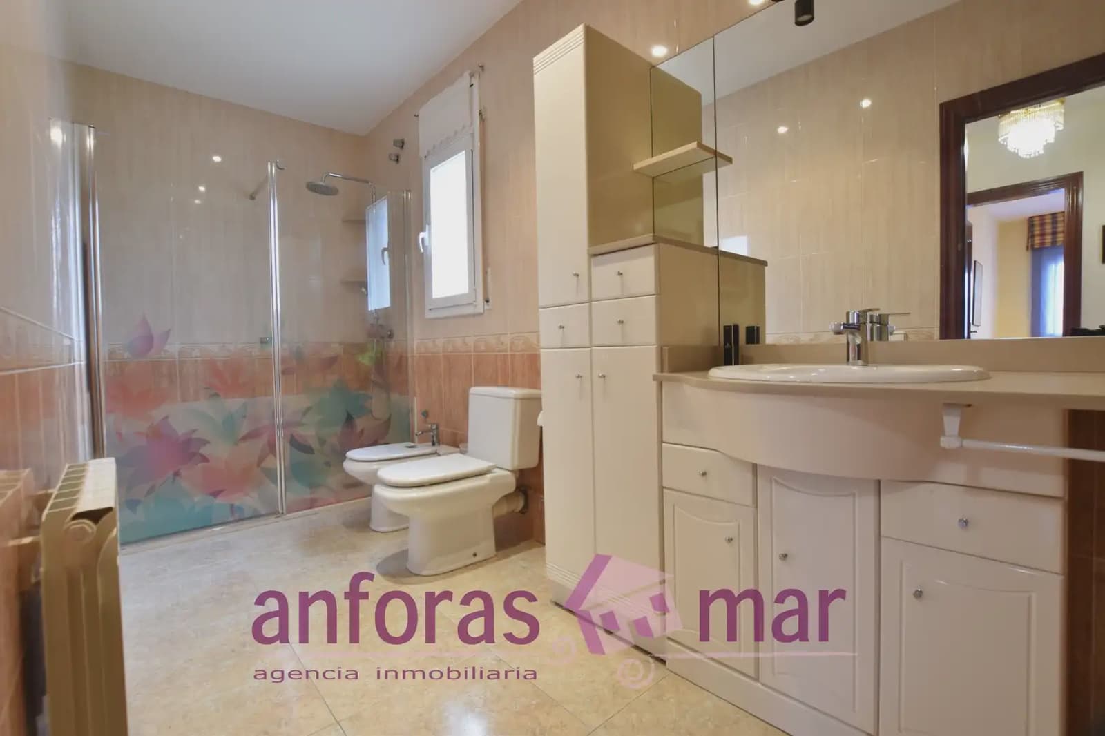 6 bedroom Semi-detached Villa for rent in Creixell with garage - € 1,148 (Ref: 9889126)