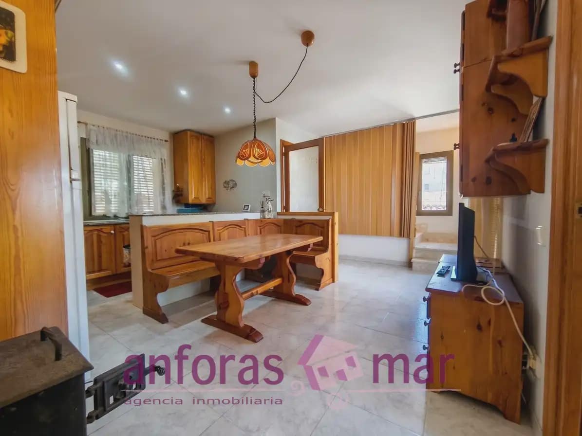 4 bedroom Villa for sale in Torredembarra with pool garage - € 395,000 (Ref: 9957942)