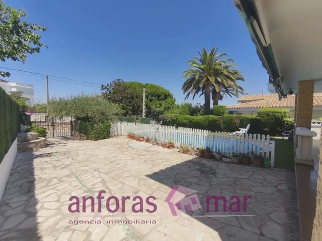 4 soveværelse Villa til salg i Torredembarra med swimmingpool garage - € 395.000 (Ref: 9957942)