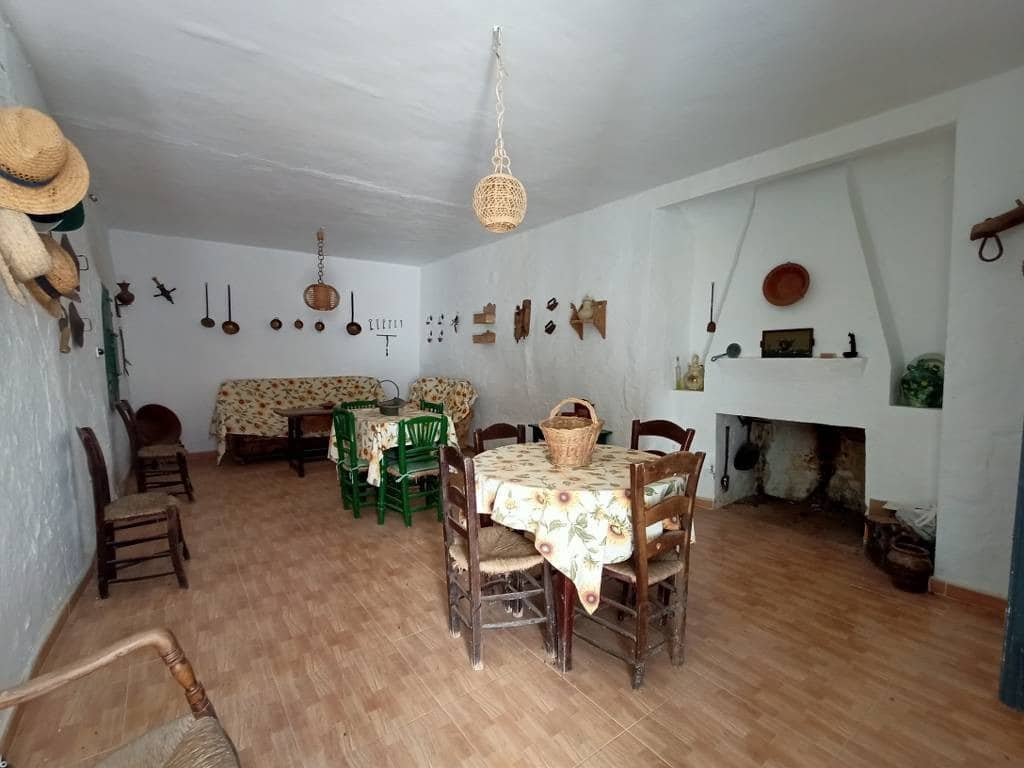 2 soverom Finca/Herregård til salgs i Cabra med garasje - € 42 900 (Ref: 10006627)