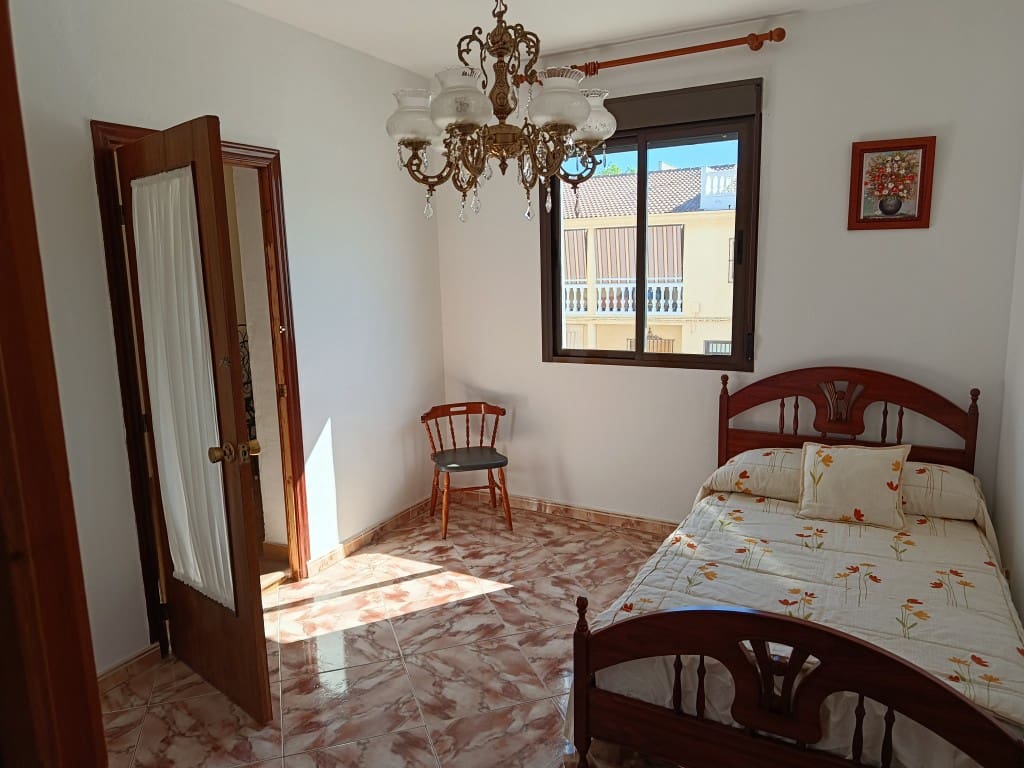 7 soverom Hus til salgs i Fuente-Tojar med garasje - € 169 000 (Ref: 10013334)