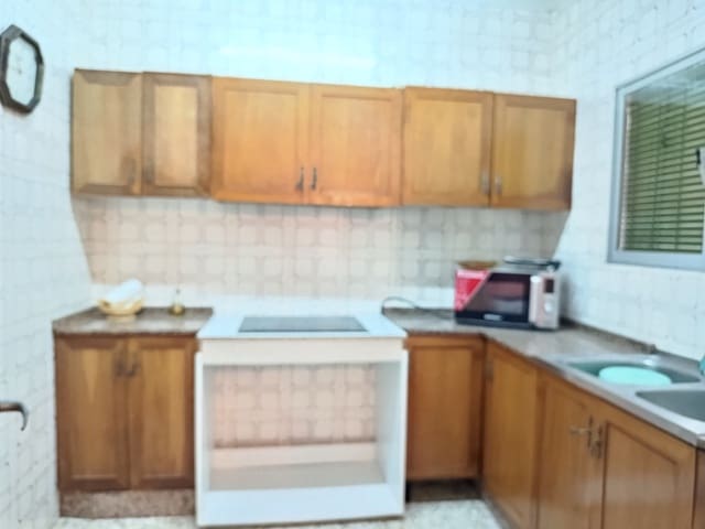 6 bedroom Townhouse for sale in Luque with garage - € 79,000 (Ref: 10017513)