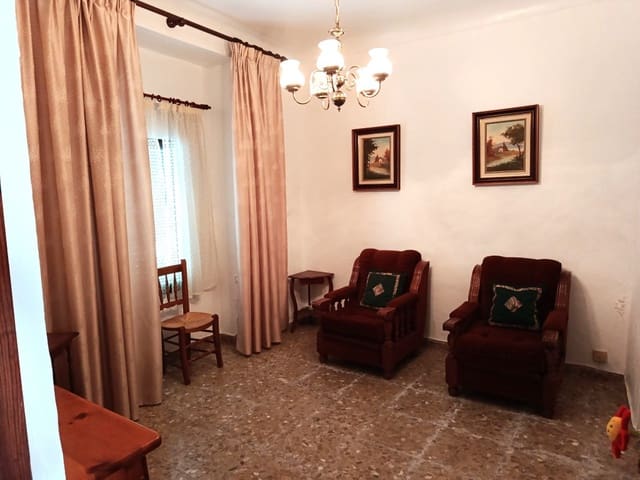 6 bedroom Townhouse for sale in Luque with garage - € 79,000 (Ref: 10017513)