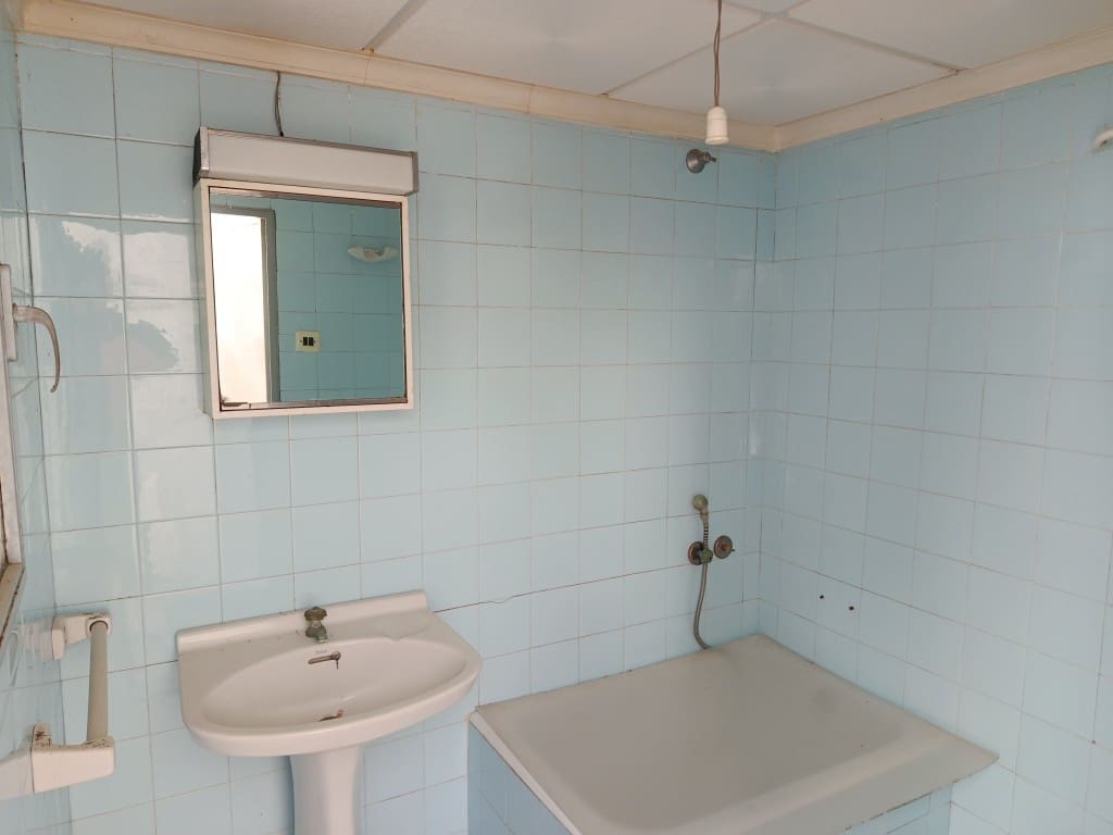 6 bedroom Townhouse for sale in Luque with garage - € 79,000 (Ref: 10017513)