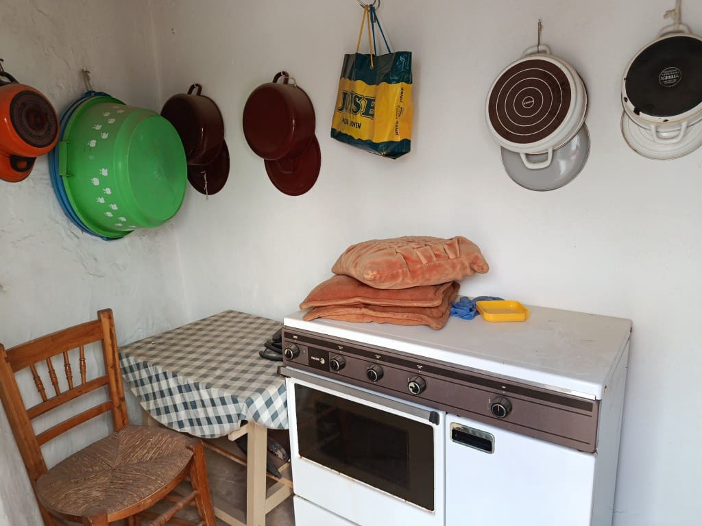 6 bedroom Townhouse for sale in Luque with garage - € 79,000 (Ref: 10017513)