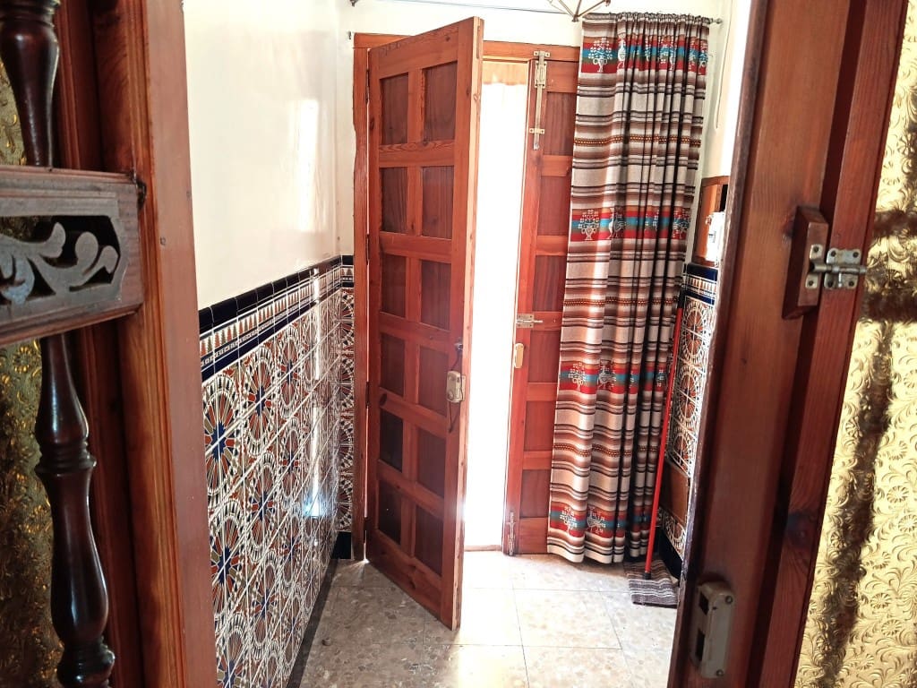 6 bedroom Townhouse for sale in Luque with garage - € 79,000 (Ref: 10017513)