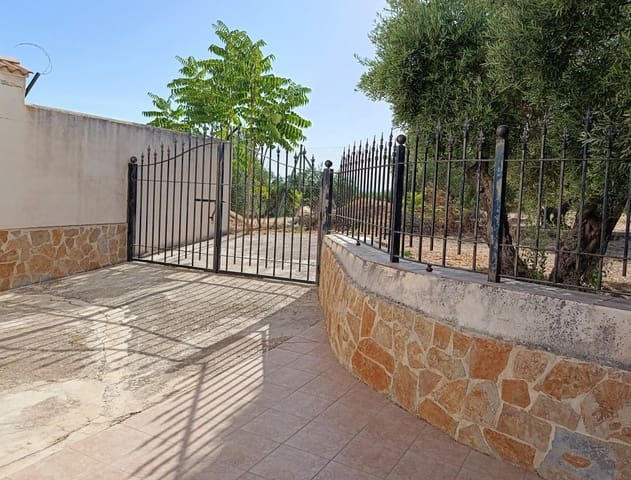 3 bedroom Finca/Country House for sale in Luque with garage - € 199,000 (Ref: 10018553)